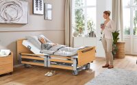 Pflegebett Regia von Burmeier in Buche mit durchgehender...