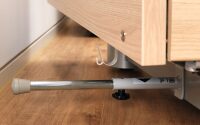 Wandabstandshalter unter dem Pflegebett Regia, Abstand...