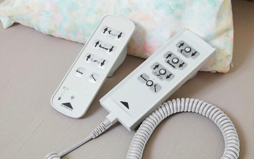 Kabel-Handschalter des Pflegebetts Dali 100 mit selektiver Sperrfunktion