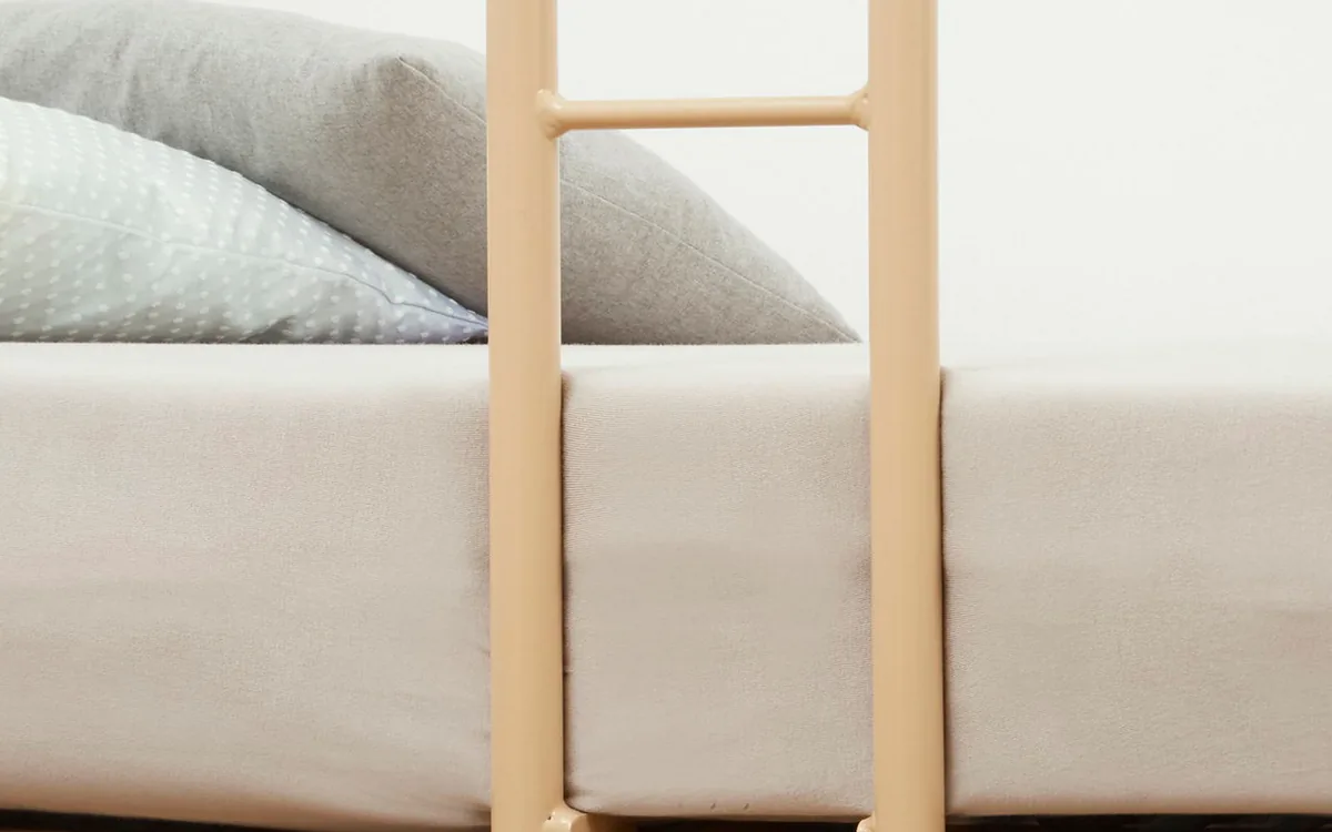 Aufstehhilfe am Burmeier-Bett